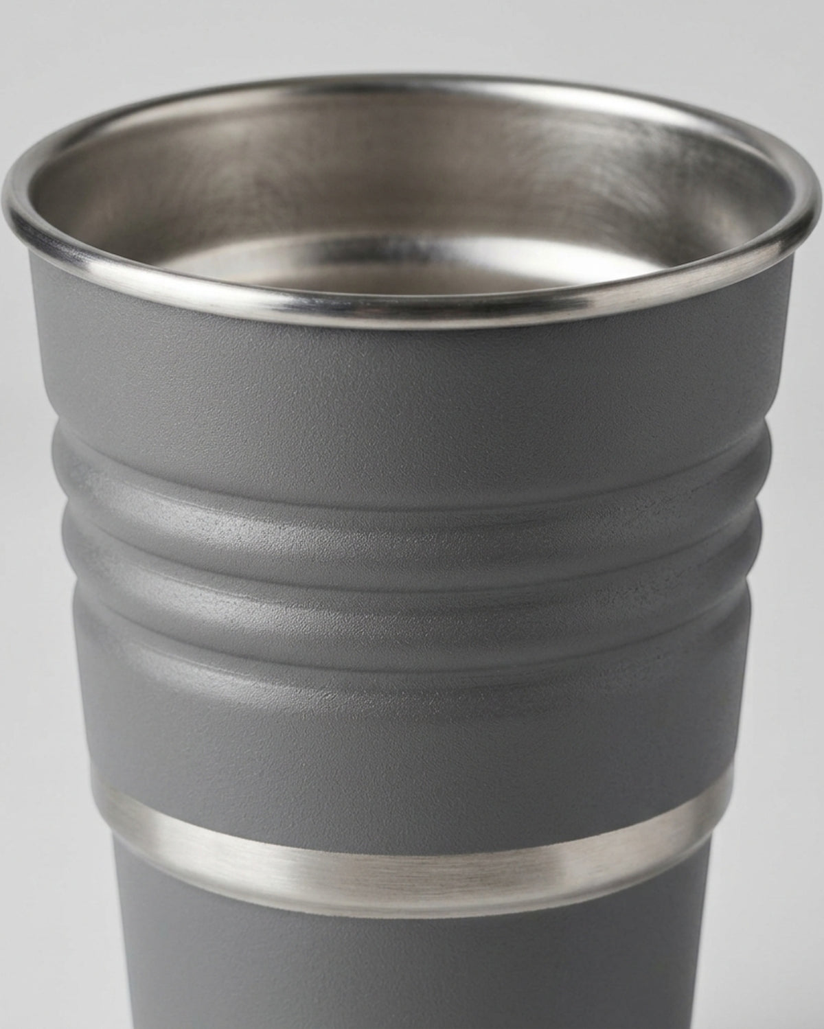 Pelfu Ribbed Stackable Single-Wall Stainless Steel Beer Cup 20 oz Smoke Gray - Detail view